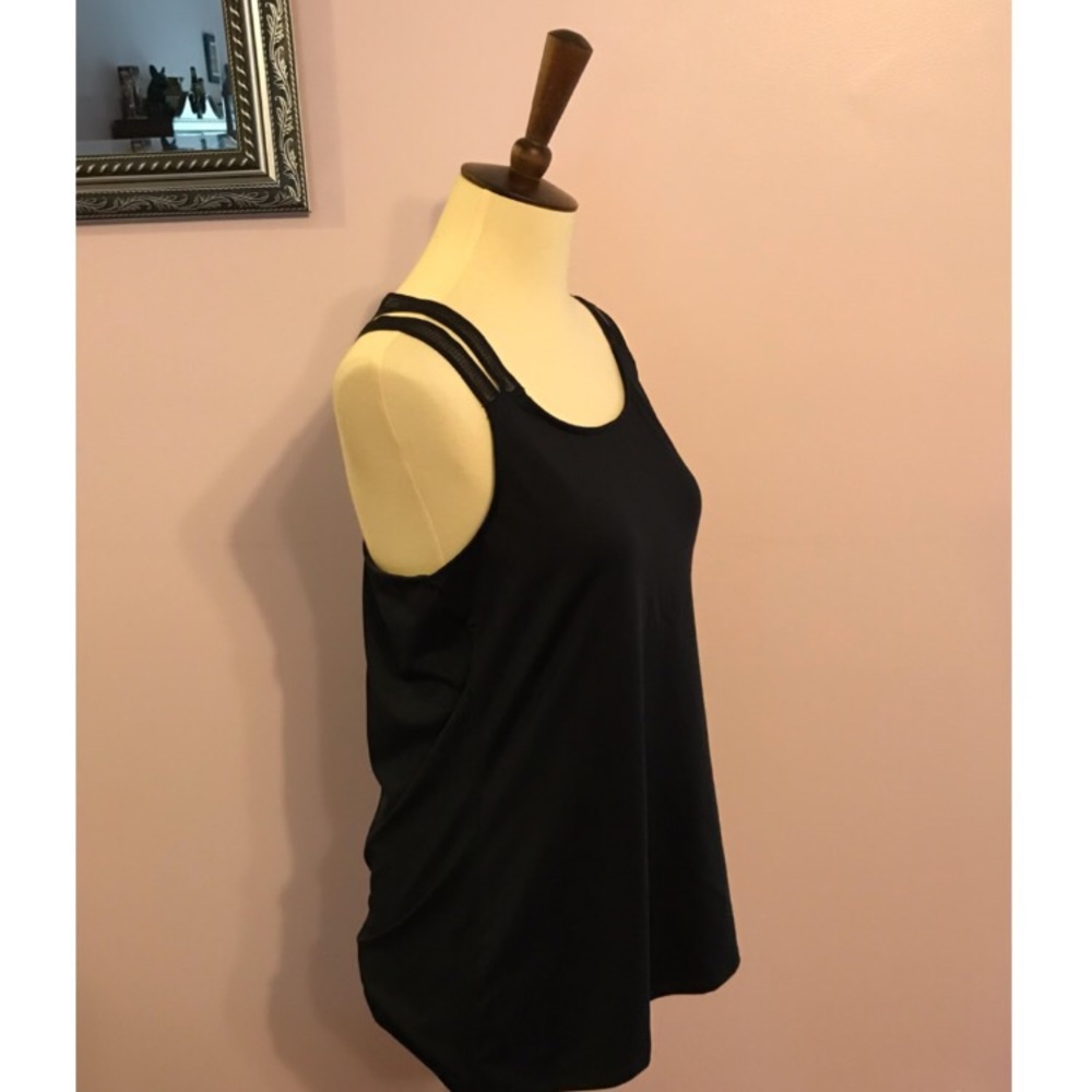 New Fabletics Racerback Tank - Picture 3 of 3